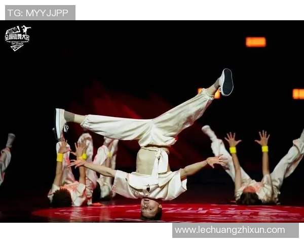 成都街舞队的包夹艺术揭秘与街舞文化深度解析 成都街舞队的包夹艺术揭秘与街舞文化深度解析